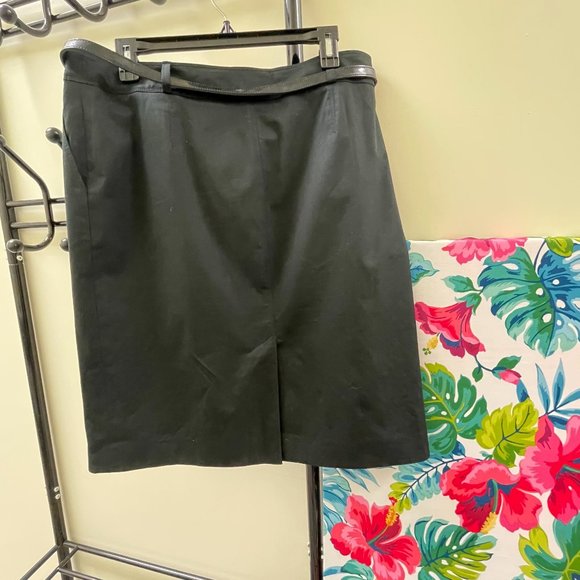 Burberry Black Pencil Skirt With Belt (10/M) - Picture 9 of 14